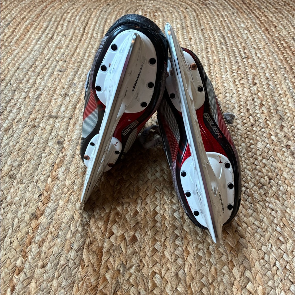 Bauer Vapor x4 Hockey Skates - kids size 5, Black, Red, and Gray - Picture 5 of 11